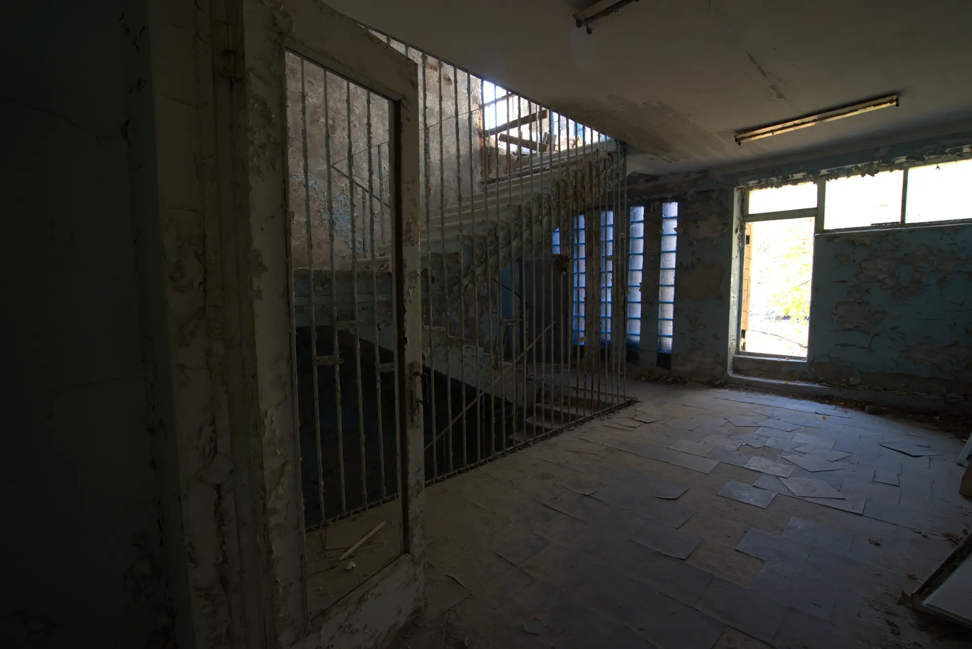 Gitter vor der Treppe. Abgeschlossen wurde trotzdem nichts.